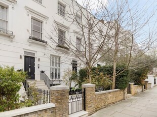 4 bedroom luxury House for sale in London, England