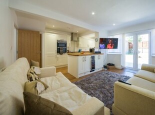 4 bedroom semi-detached house to rent Leeds, LS6 4AG