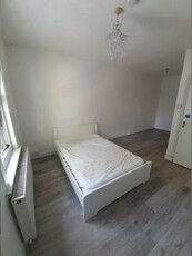 5 bedroom flat share to rent Sutton, SM2 6BG
