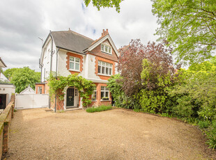 5 bedroom property for sale in Richmond Road, Kingston upon Thames, KT2