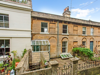2 bedroom property for sale in Hampton Row, Bath, BA2