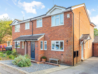 3 bedroom property for sale in Black Acre Close, Amersham, HP7