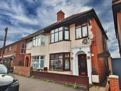 3 bedroom semi-detached house for sale in Woolhope Road, Battenhall, Worcester, WR5