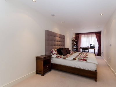 Flat in Compass House, Chelsea Creek, SW6