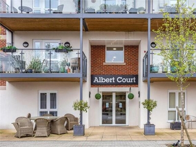 1 Bedroom Flat For Sale In Henley-on-thames
