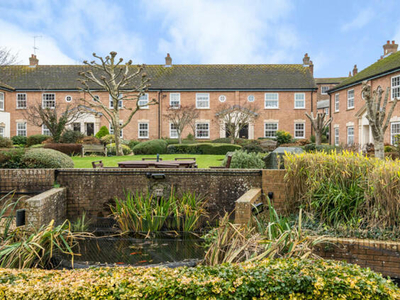 2 Bedroom Apartment For Sale In Taunton