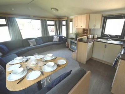 2 Bedroom Caravan For Sale In Dymchurch Road, New Romney