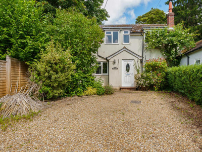 2 Bedroom Link Detached House For Sale In Alresford, Hampshire