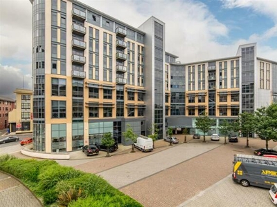 2 Bedroom Penthouse For Sale In Waterloo Square