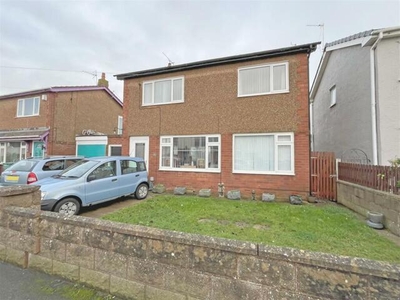 3 Bedroom Link Detached House For Sale In Kinmel Bay, Conwy