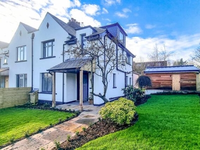 4 Bedroom Semi-detached House For Sale In Harrogate