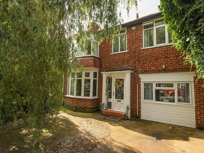 4 Bedroom Semi-detached House For Sale In Town Moor, Doncaster