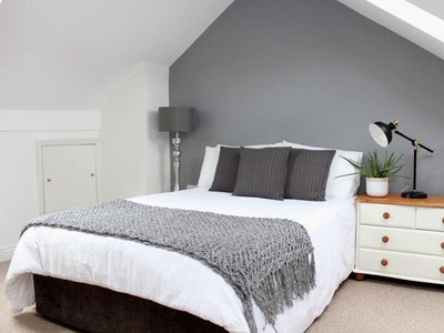 6 bedroom house share for rent in Gloucester Road, Cheltenham, GL51